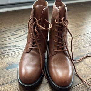 The Evelyn Lace Up Ankle Boot - Madewell - Size 9